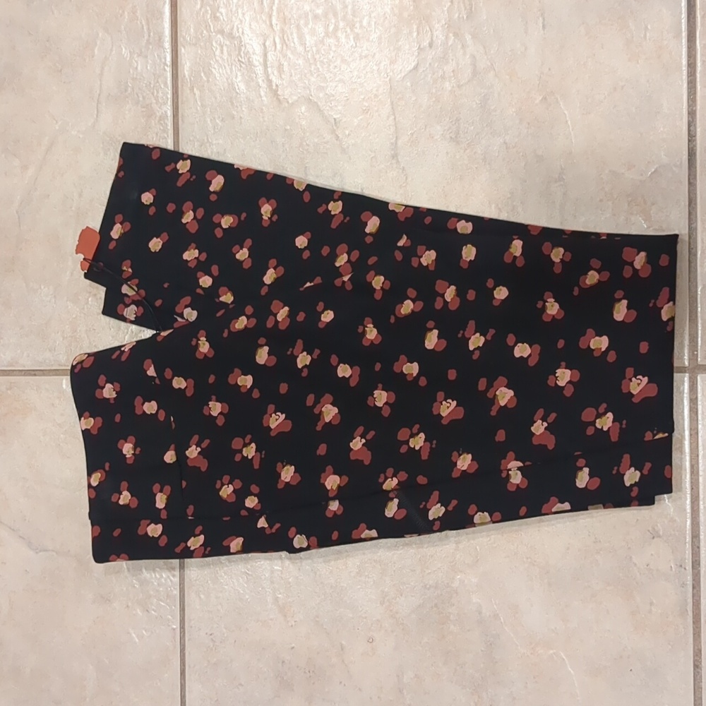 CAbi Black Printed Floral High Waist Leggings Pants Size Small New